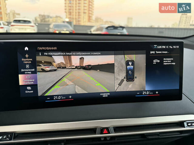 Черный БМВ iX, объемом двигателя 0 л и пробегом 19 тыс. км за 54800 $, фото 25 на Automoto.ua