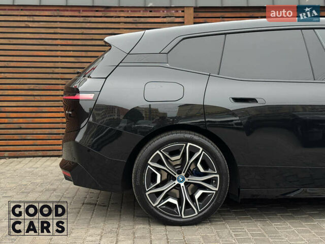 Черный БМВ iX, объемом двигателя 0 л и пробегом 38 тыс. км за 72000 $, фото 15 на Automoto.ua
