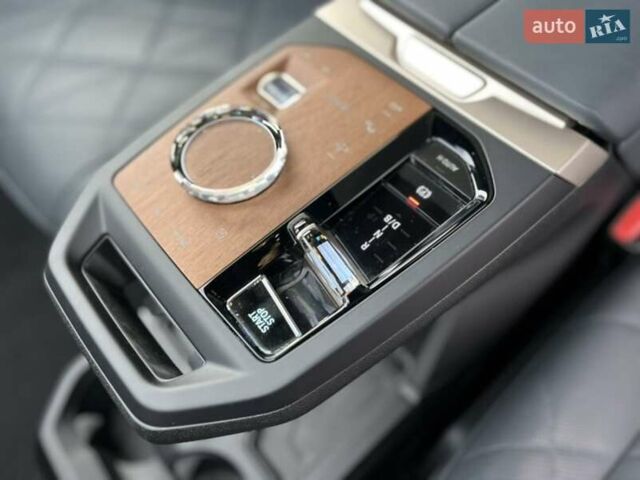 Черный БМВ iX, объемом двигателя 0 л и пробегом 22 тыс. км за 68000 $, фото 33 на Automoto.ua