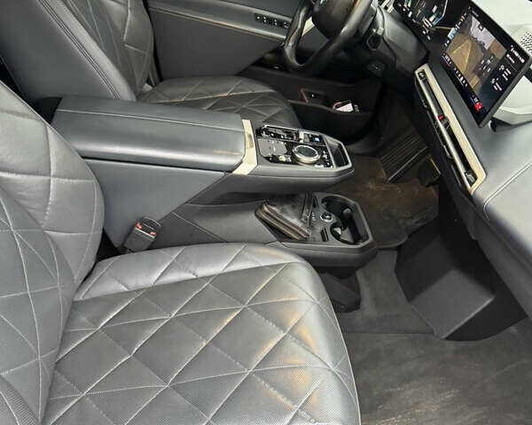 Чорний БМВ iX, об'ємом двигуна 0 л та пробігом 43 тис. км за 49500 $, фото 15 на Automoto.ua