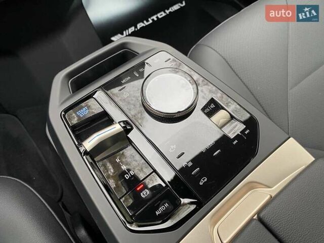 Чорний БМВ iX, об'ємом двигуна 0 л та пробігом 19 тис. км за 59999 $, фото 38 на Automoto.ua