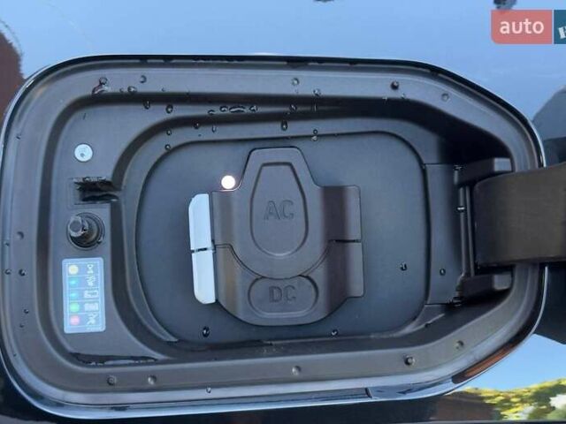 Черный БМВ iX, объемом двигателя 0 л и пробегом 5 тыс. км за 65000 $, фото 13 на Automoto.ua