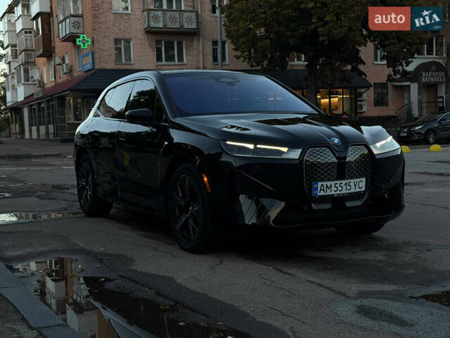 Черный БМВ iX, объемом двигателя 0 л и пробегом 5 тыс. км за 65000 $, фото 6 на Automoto.ua