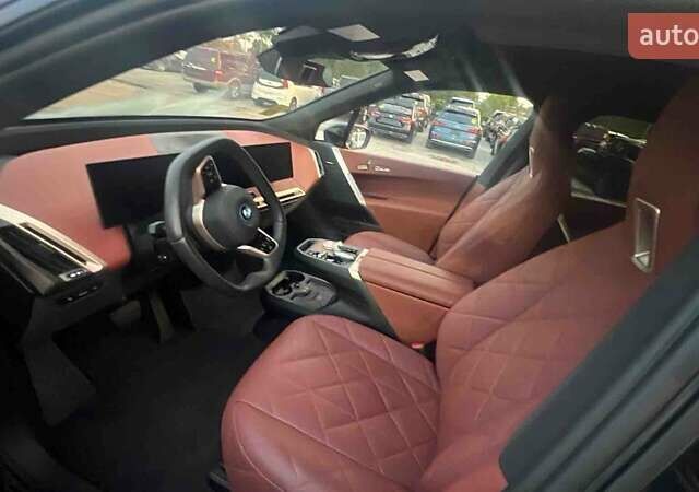 Чорний БМВ iX, об'ємом двигуна 0 л та пробігом 5 тис. км за 88990 $, фото 6 на Automoto.ua