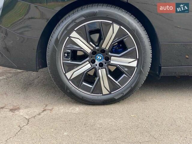 Чорний БМВ iX, об'ємом двигуна 0 л та пробігом 19 тис. км за 59999 $, фото 15 на Automoto.ua