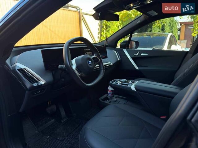 Черный БМВ iX, объемом двигателя 0 л и пробегом 5 тыс. км за 65000 $, фото 7 на Automoto.ua