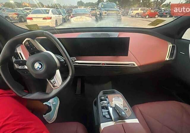 Чорний БМВ iX, об'ємом двигуна 0 л та пробігом 5 тис. км за 88990 $, фото 4 на Automoto.ua