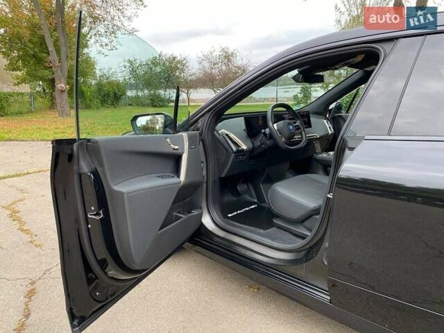 Чорний БМВ iX, об'ємом двигуна 0 л та пробігом 19 тис. км за 59999 $, фото 16 на Automoto.ua