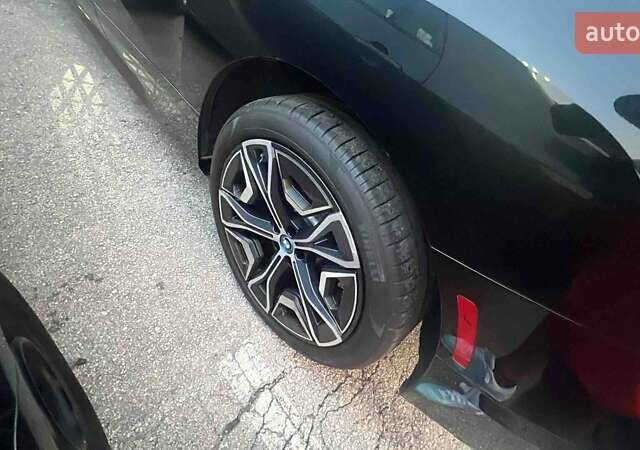 Чорний БМВ iX, об'ємом двигуна 0 л та пробігом 5 тис. км за 88990 $, фото 9 на Automoto.ua