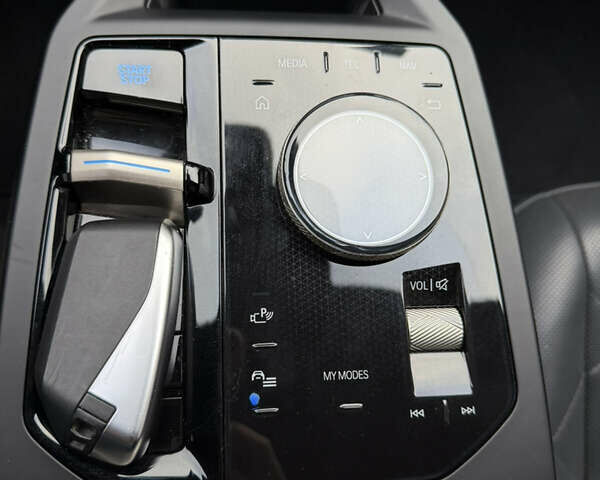 Чорний БМВ iX, об'ємом двигуна 0 л та пробігом 43 тис. км за 49500 $, фото 37 на Automoto.ua