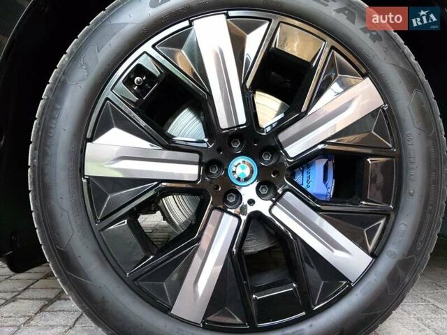 Черный БМВ iX, объемом двигателя 0 л и пробегом 9 тыс. км за 60999 $, фото 33 на Automoto.ua
