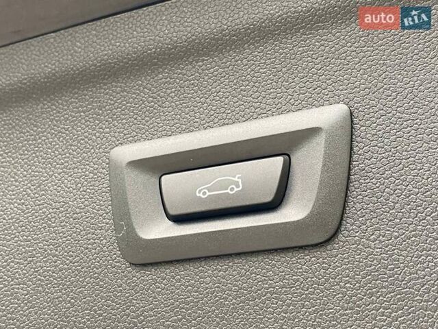 Чорний БМВ iX, об'ємом двигуна 0 л та пробігом 19 тис. км за 59999 $, фото 34 на Automoto.ua