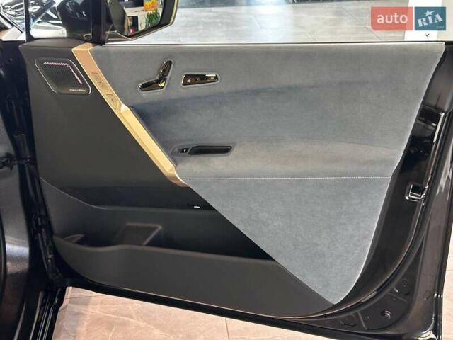 Чорний БМВ iX, об'ємом двигуна 0 л та пробігом 10 тис. км за 81469 $, фото 41 на Automoto.ua