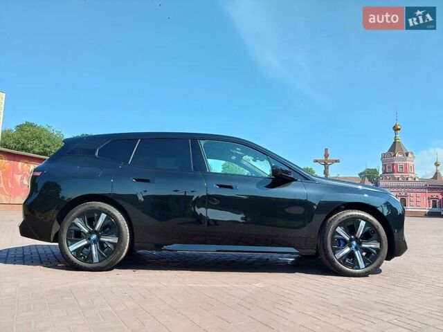 Черный БМВ iX, объемом двигателя 0 л и пробегом 9 тыс. км за 60999 $, фото 2 на Automoto.ua