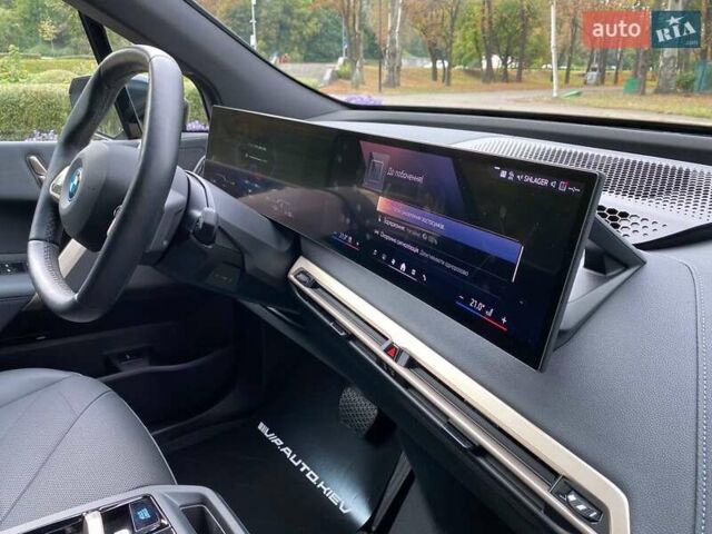 Чорний БМВ iX, об'ємом двигуна 0 л та пробігом 19 тис. км за 59999 $, фото 30 на Automoto.ua