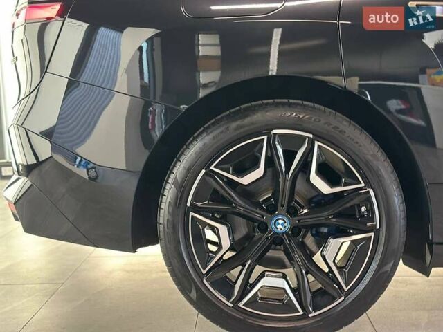 Чорний БМВ iX, об'ємом двигуна 0 л та пробігом 10 тис. км за 81469 $, фото 7 на Automoto.ua