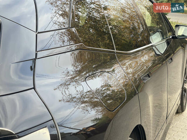 Черный БМВ iX, объемом двигателя 0 л и пробегом 1 тыс. км за 58000 $, фото 10 на Automoto.ua