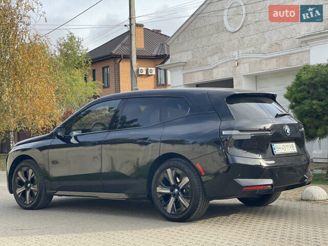 Черный БМВ iX, объемом двигателя 0 л и пробегом 1 тыс. км за 58000 $, фото 3 на Automoto.ua