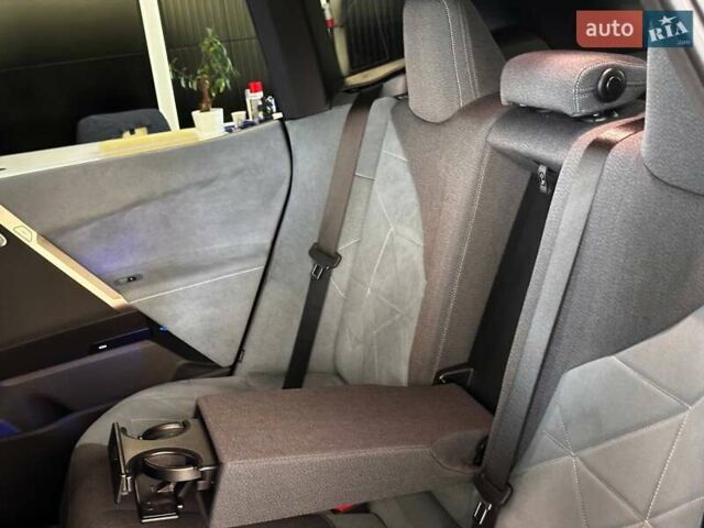 Чорний БМВ iX, об'ємом двигуна 0 л та пробігом 10 тис. км за 81469 $, фото 35 на Automoto.ua