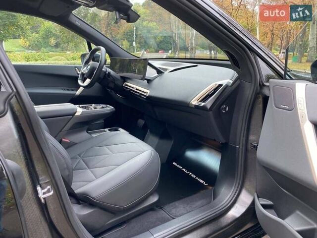 Чорний БМВ iX, об'ємом двигуна 0 л та пробігом 19 тис. км за 59999 $, фото 29 на Automoto.ua