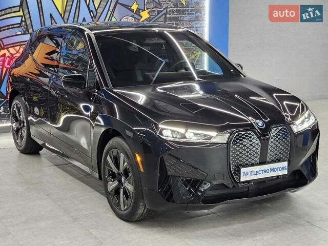 Черный БМВ iX, объемом двигателя 0 л и пробегом 1 тыс. км за 72999 $, фото 4 на Automoto.ua