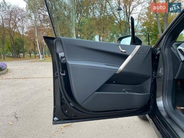 Чорний БМВ iX, об'ємом двигуна 0 л та пробігом 19 тис. км за 59999 $, фото 17 на Automoto.ua