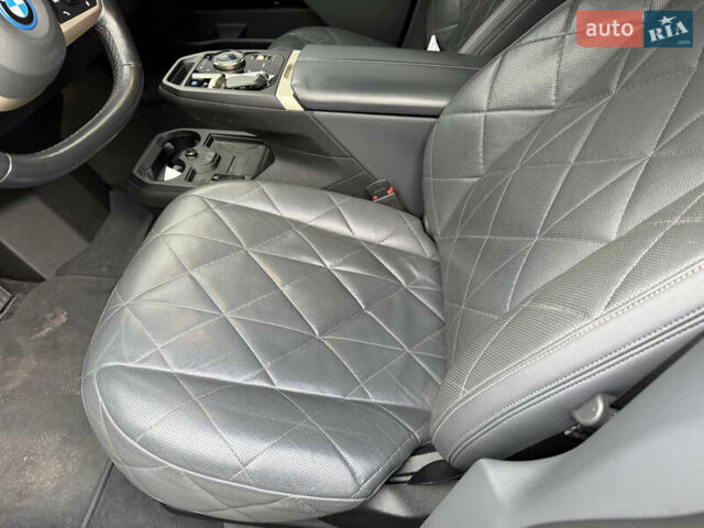 Чорний БМВ iX, об'ємом двигуна 0 л та пробігом 43 тис. км за 49500 $, фото 34 на Automoto.ua