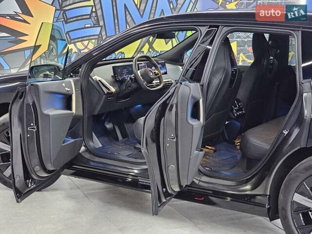 Черный БМВ iX, объемом двигателя 0 л и пробегом 1 тыс. км за 72999 $, фото 39 на Automoto.ua