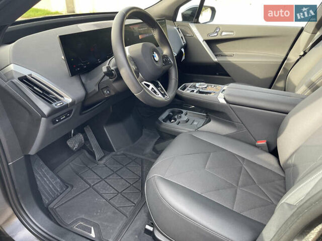 Черный БМВ iX, объемом двигателя 0 л и пробегом 1 тыс. км за 58000 $, фото 35 на Automoto.ua