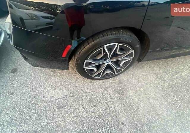 Чорний БМВ iX, об'ємом двигуна 0 л та пробігом 5 тис. км за 88990 $, фото 11 на Automoto.ua