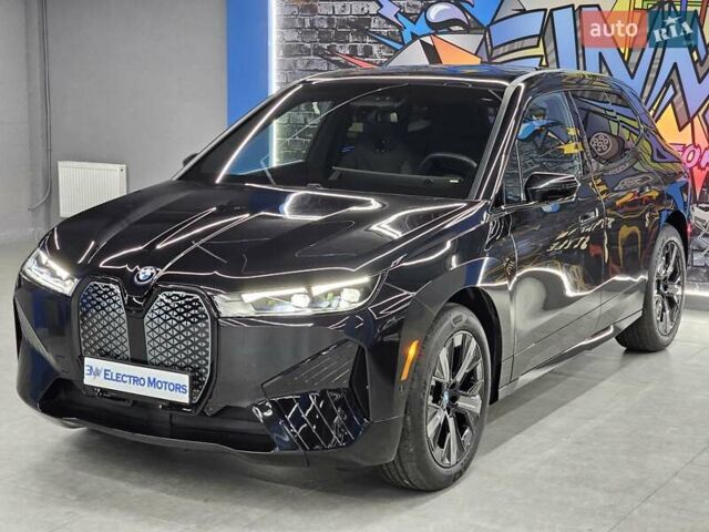 Черный БМВ iX, объемом двигателя 0 л и пробегом 1 тыс. км за 72999 $, фото 2 на Automoto.ua