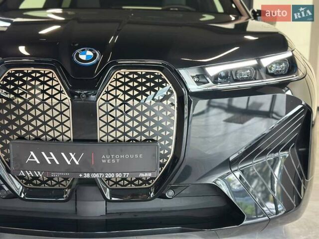 Черный БМВ iX, объемом двигателя 0 л и пробегом 10 тыс. км за 82080 $, фото 3 на Automoto.ua