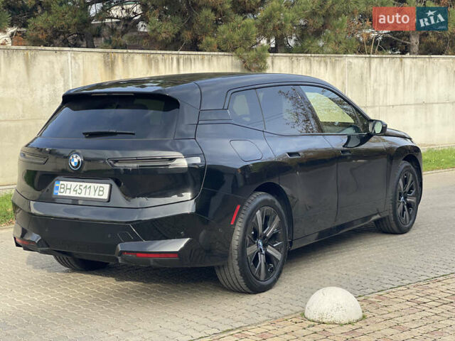 Черный БМВ iX, объемом двигателя 0 л и пробегом 1 тыс. км за 58000 $, фото 11 на Automoto.ua