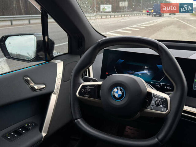 Черный БМВ iX, объемом двигателя 0 л и пробегом 5 тыс. км за 65000 $, фото 5 на Automoto.ua