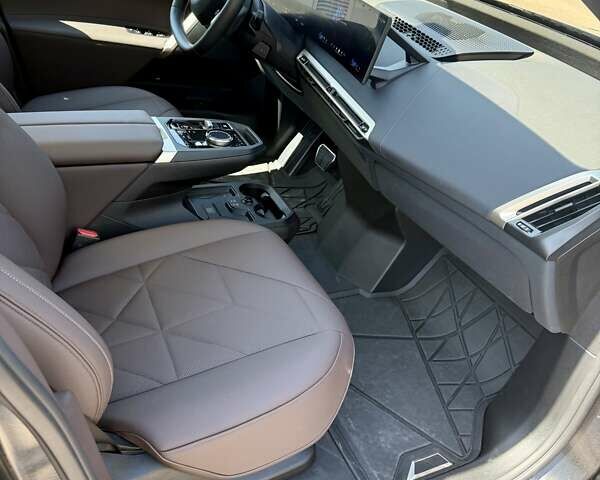 Чорний БМВ iX, об'ємом двигуна 0 л та пробігом 8 тис. км за 74500 $, фото 9 на Automoto.ua
