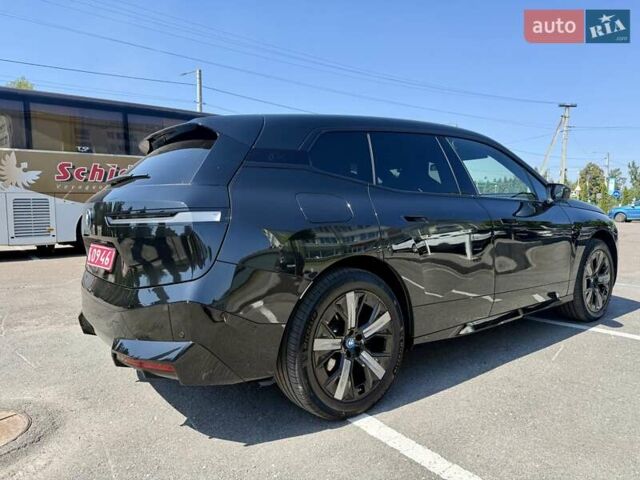 Чорний БМВ iX, об'ємом двигуна 0 л та пробігом 8 тис. км за 74500 $, фото 4 на Automoto.ua