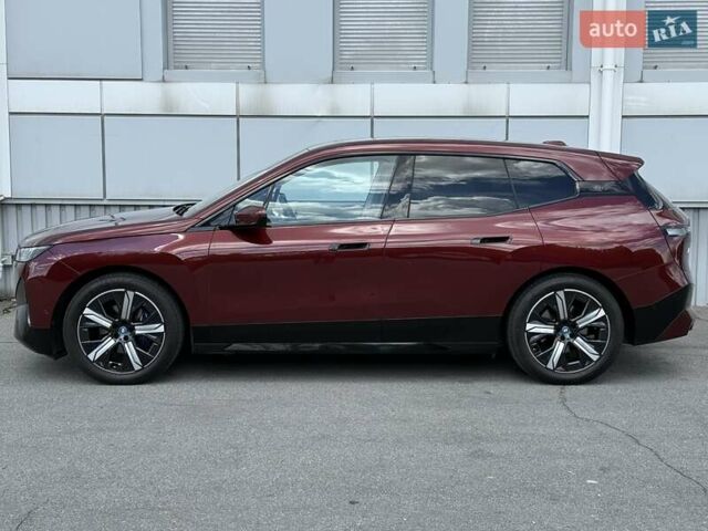 Красный БМВ iX, объемом двигателя 0 л и пробегом 35 тыс. км за 55000 $, фото 2 на Automoto.ua