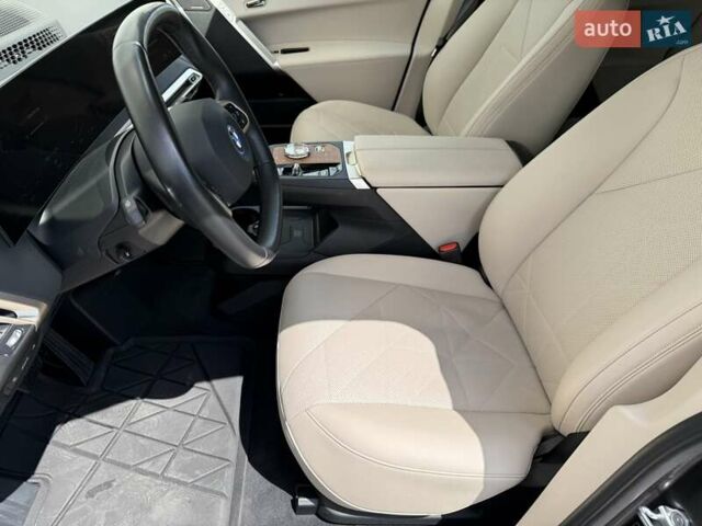 Красный БМВ iX, объемом двигателя 0 л и пробегом 35 тыс. км за 55000 $, фото 6 на Automoto.ua