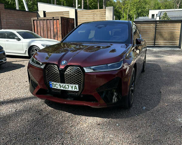 Красный БМВ iX, объемом двигателя 0 л и пробегом 103 тыс. км за 49900 $, фото 7 на Automoto.ua