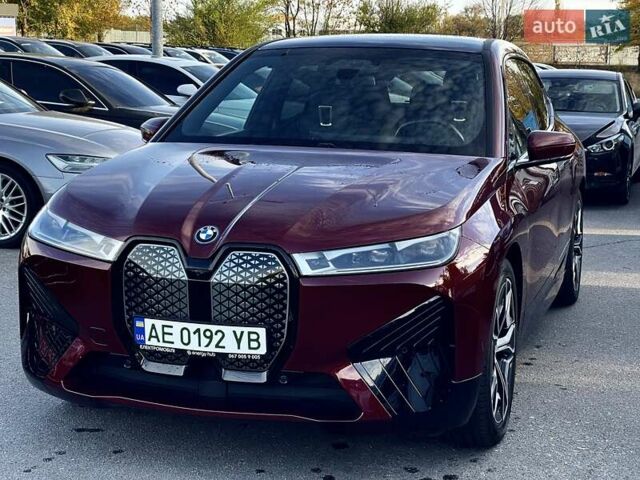 Красный БМВ iX, объемом двигателя 0 л и пробегом 38 тыс. км за 44999 $, фото 9 на Automoto.ua