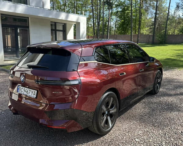 Красный БМВ iX, объемом двигателя 0 л и пробегом 103 тыс. км за 49900 $, фото 13 на Automoto.ua
