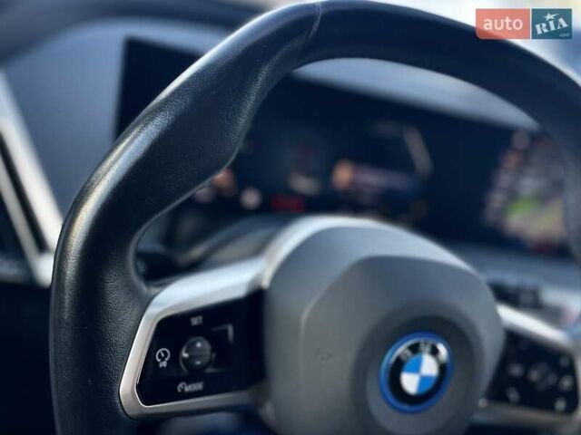 Красный БМВ iX, объемом двигателя 0 л и пробегом 38 тыс. км за 44999 $, фото 23 на Automoto.ua