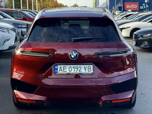 Красный БМВ iX, объемом двигателя 0 л и пробегом 38 тыс. км за 44999 $, фото 4 на Automoto.ua