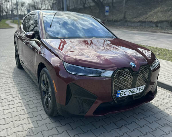 Красный БМВ iX, объемом двигателя 0 л и пробегом 103 тыс. км за 49900 $, фото 16 на Automoto.ua