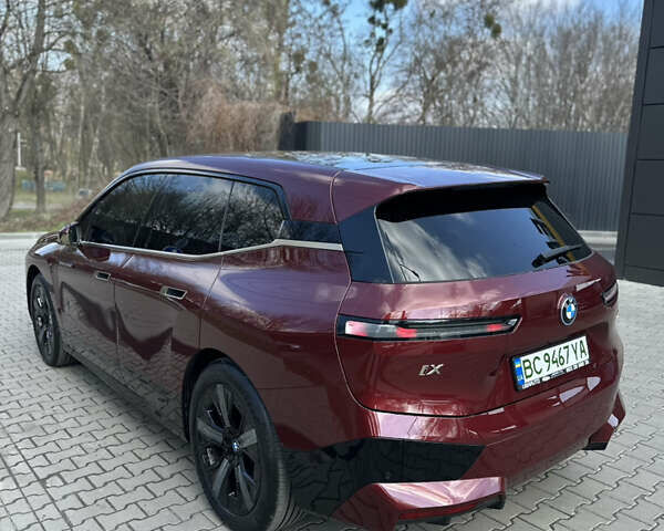 Красный БМВ iX, объемом двигателя 0 л и пробегом 103 тыс. км за 49900 $, фото 15 на Automoto.ua