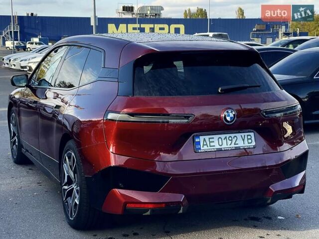 Красный БМВ iX, объемом двигателя 0 л и пробегом 38 тыс. км за 44999 $, фото 5 на Automoto.ua