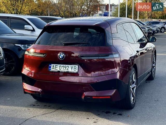 Красный БМВ iX, объемом двигателя 0 л и пробегом 38 тыс. км за 44999 $, фото 3 на Automoto.ua