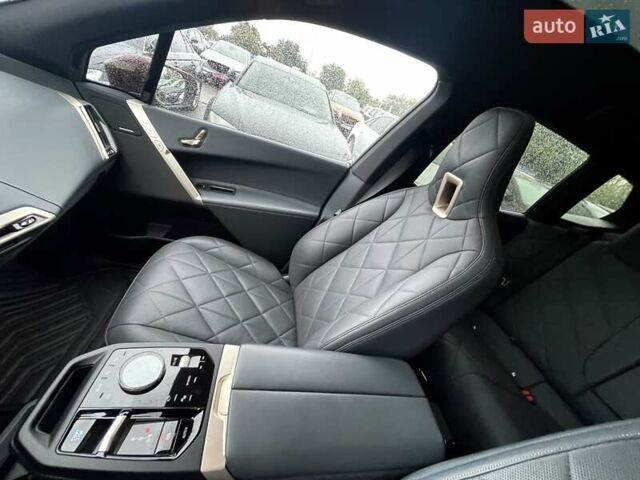 Червоний БМВ iX, об'ємом двигуна 0 л та пробігом 35 тис. км за 46000 $, фото 14 на Automoto.ua