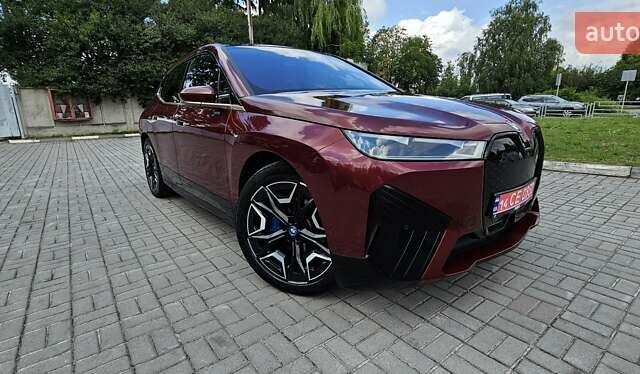 Красный БМВ iX, объемом двигателя 0 л и пробегом 57 тыс. км за 59999 $, фото 50 на Automoto.ua