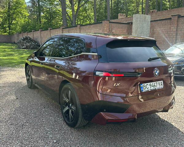 Красный БМВ iX, объемом двигателя 0 л и пробегом 103 тыс. км за 49900 $, фото 14 на Automoto.ua